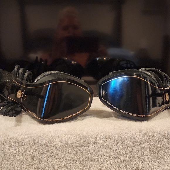 Heels - Picture 5 of 5